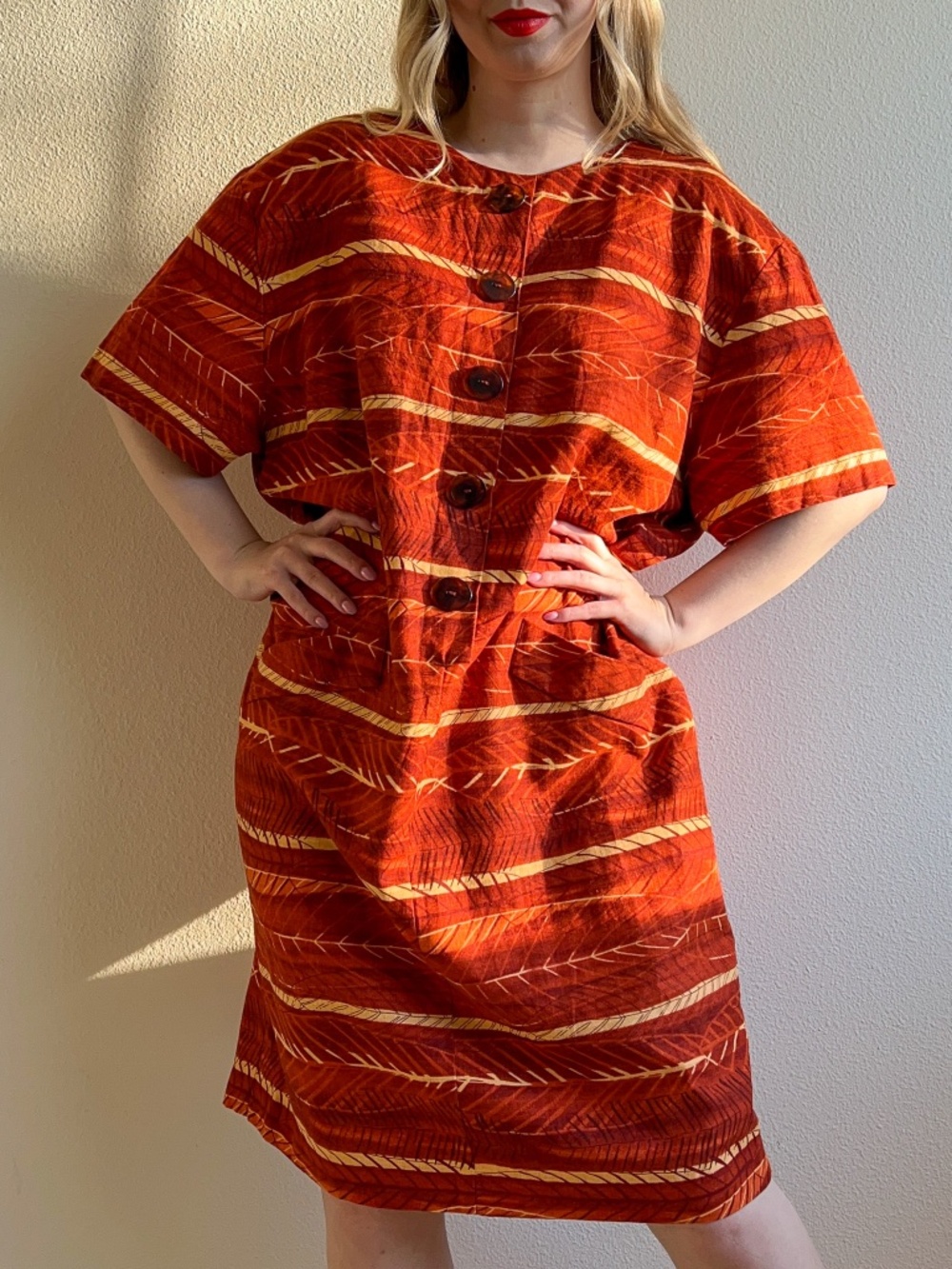 Vintage 1980s Red and Orange Print Buttoned Dress (L/XL)